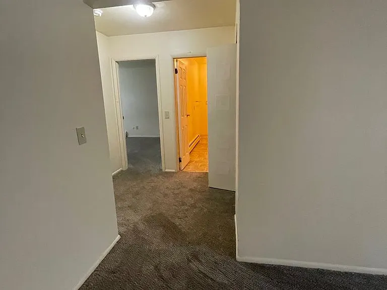 300 Sheridan Park — Photo 81
