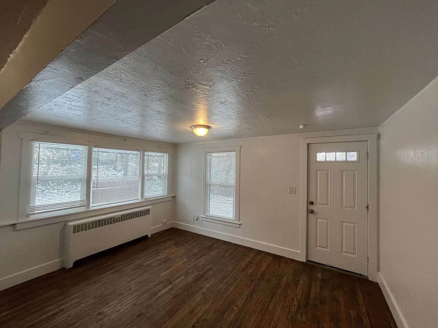 1235 32nd Street Unit B - B — Photo 2