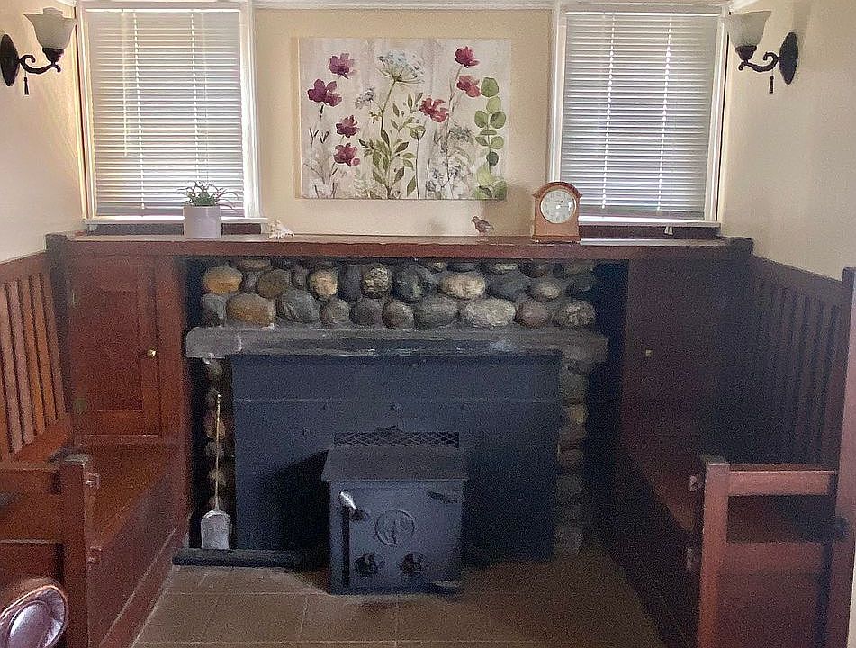 Craftsman style benches (LR)