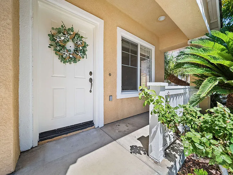 209 Canyon Creek Way — Photo 2