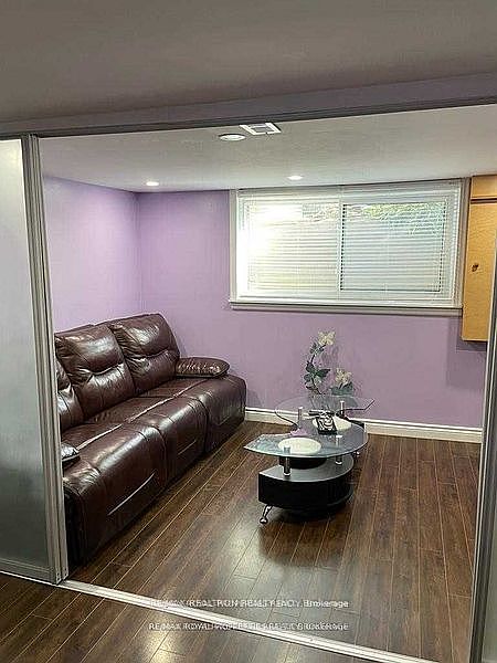 Ajax House for rent - 1 Bedroom — photo 2