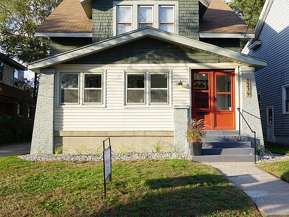 2nd image of 1239 Fisk St SE