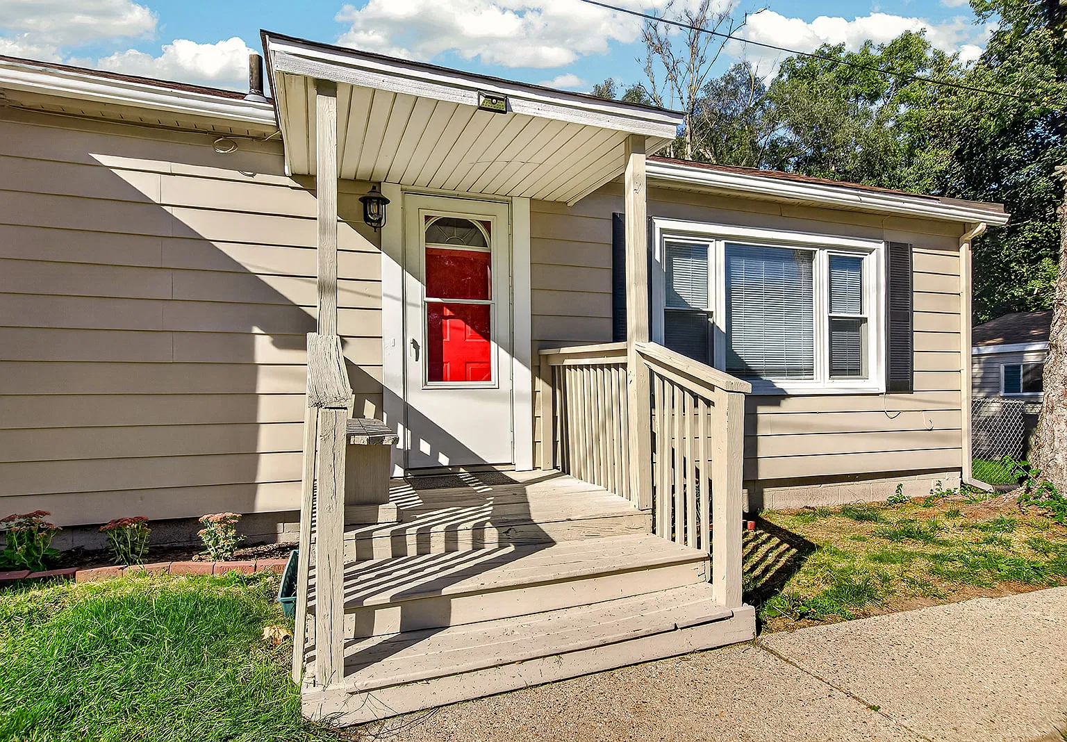 3 bed, 1410 sqft, $1,900 — Photo 3