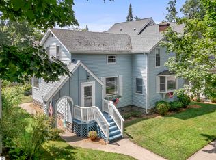 110 Leelanau Ave, Frankfort, MI 49635