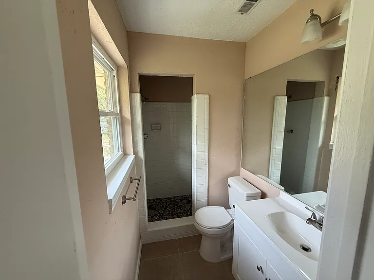 7845 Le Jeune Dr — Photo 5