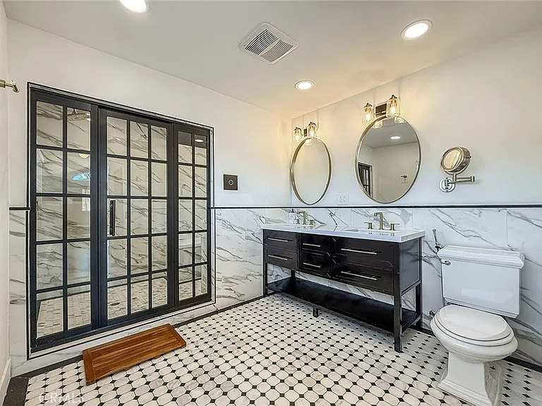 3301 Blue Ridge Ct — Photo 46