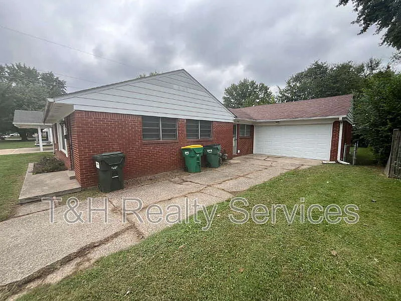 3 bed, 2.0 bath, 1528 sqft, $1,750 — Photo 2