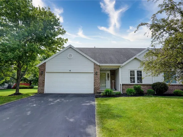 16 Daisy Ln, North Chili, NY 14514