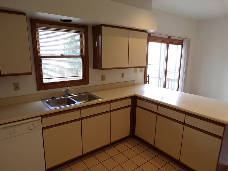76 W Hubbard Ave — Photo 11