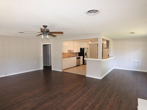 3rd image of 4804 Folsom Dr