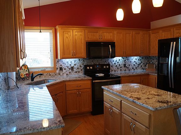 4th image of 1097 217th Ln NE