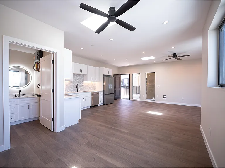 4202 Telegraph Ave #203 — Photo 9