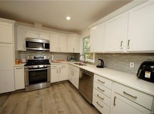 19 Nassau Rd, Poughkeepsie, NY 12601