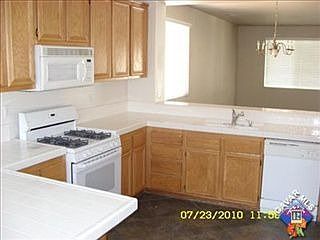 4th image of 1525 W Avenue H1