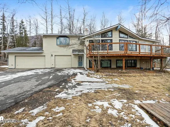 10535 Crest View Ln, Eagle River, AK 99577