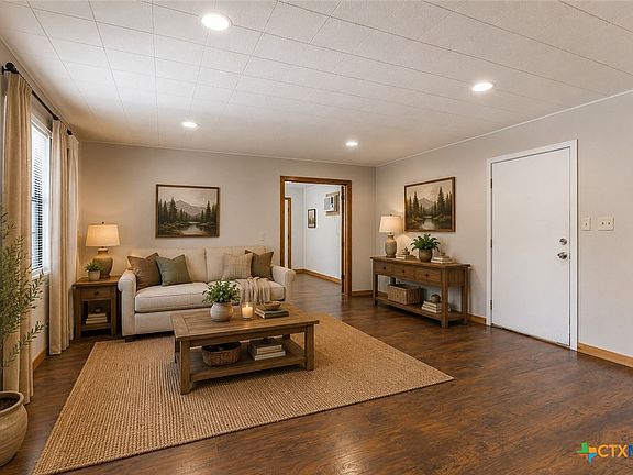 5th image of 857 Derrick Dr