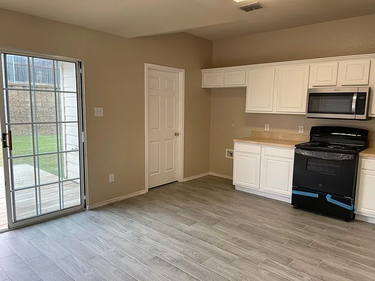 2328 Gabriel Dr — Photo 5