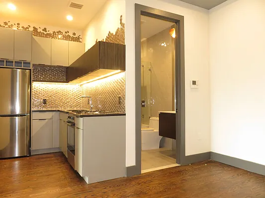 Rented by Rennit Inc. | media 37
