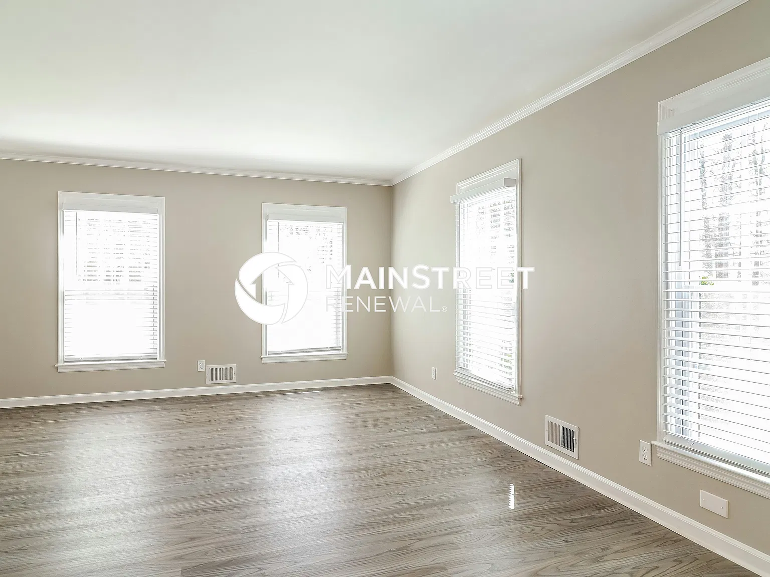 1666 Greenbrook Dr — Photo 3