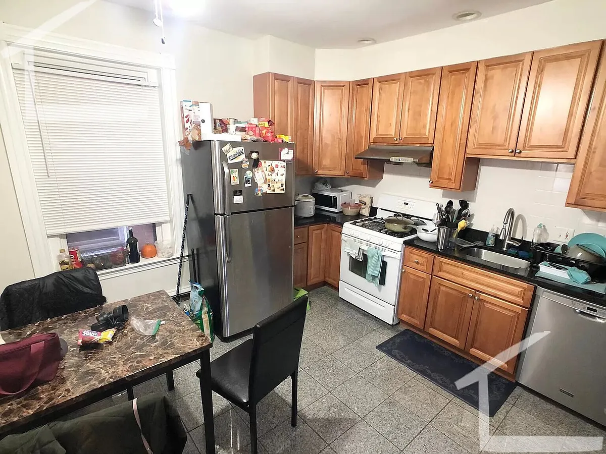 Building Photo - 127 Cedar St #4