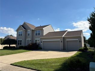 203 Rivers Edge Dr, Amherst, OH 44001