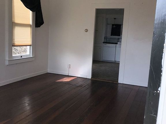 4th image of 799 Laine St