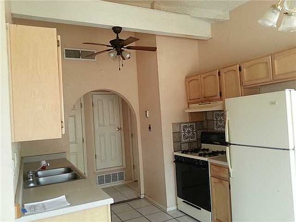 3rd image of 2913 Tower Knoll Ln