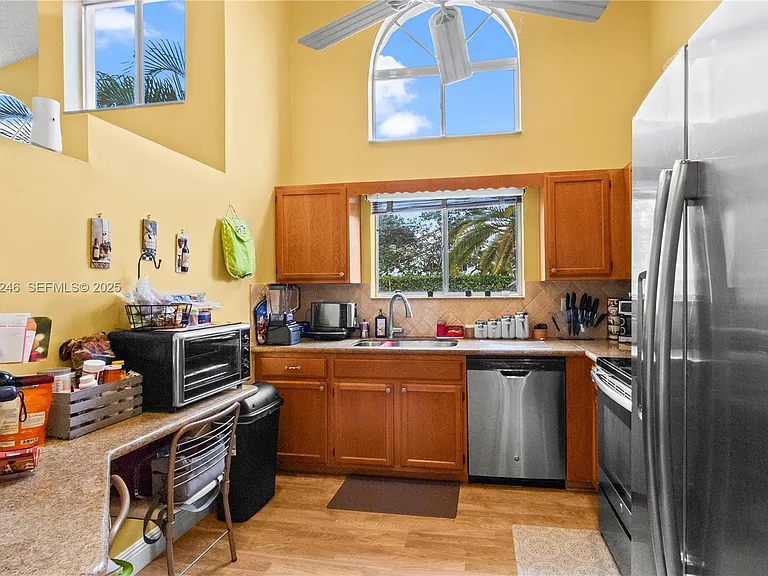7474 Pinewalk Dr — Photo 5