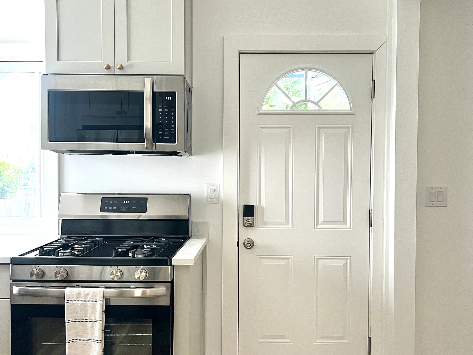 2 bed, 1000 sqft, $2,699 — Photo 4