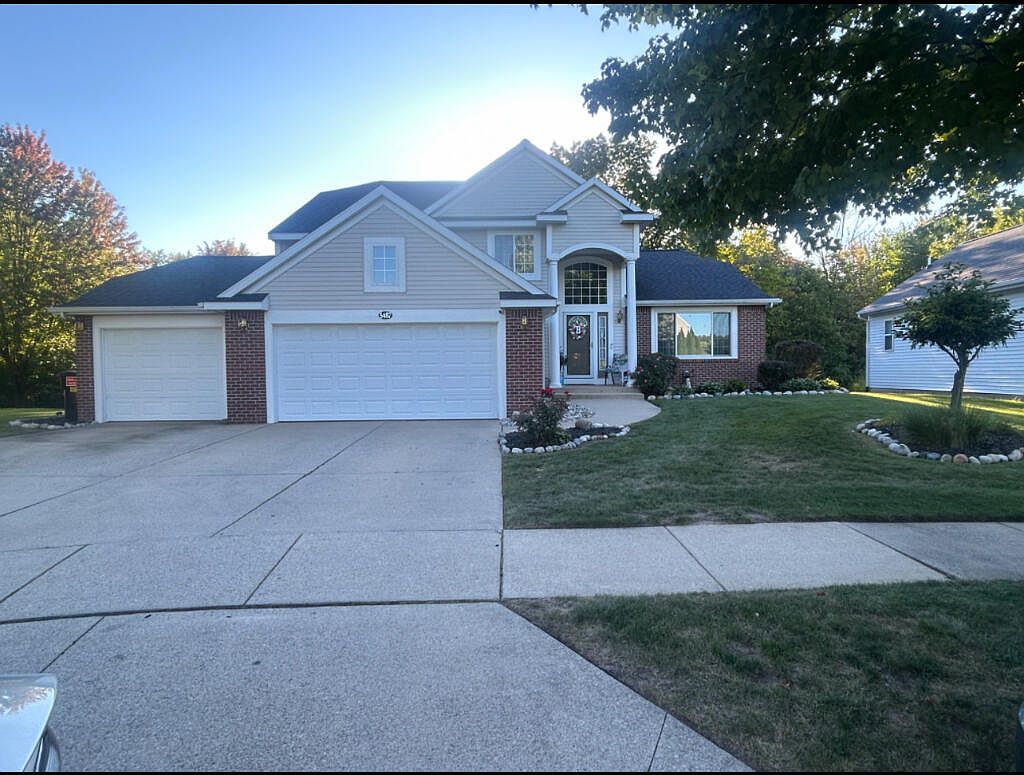 5487 W Heathwood Dr SE, Kentwood, MI 49512 MLS 23134983 Zillow