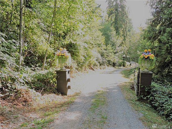 You enter the property with it's private gated entry. It is like going into a State Park!