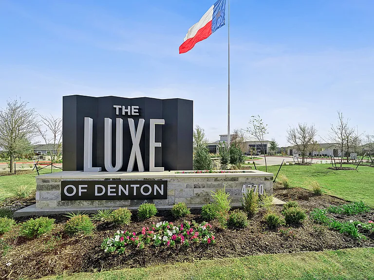Luxe of Denton | Entrance