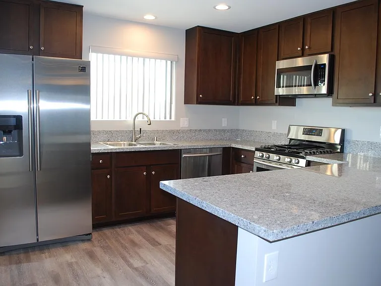 646 Florida St #1 — Photo 2