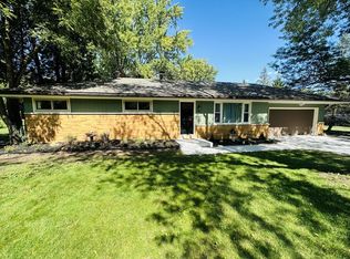 N57W18198 Juniper Ln, Menomonee Falls, WI 53051