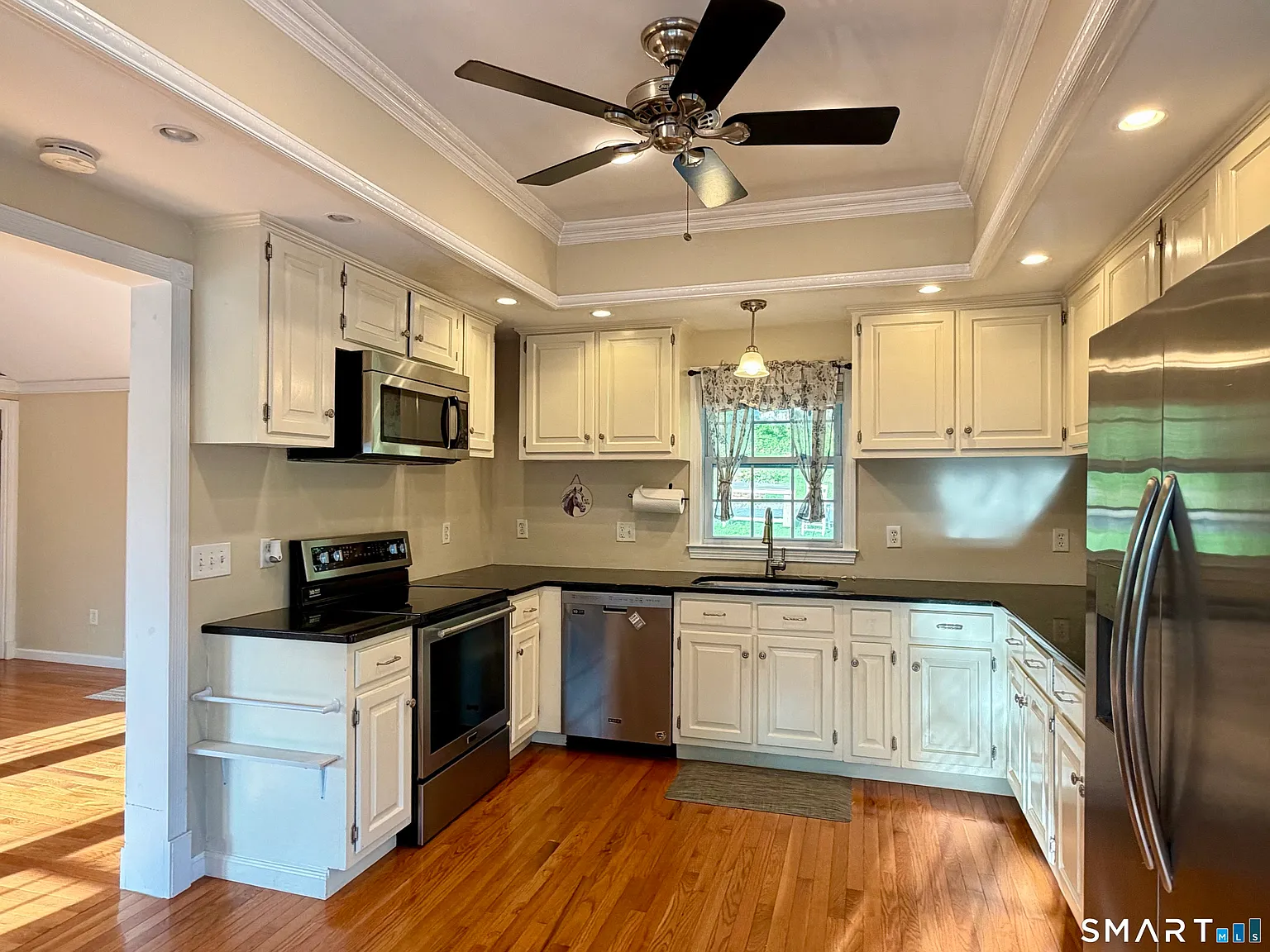 2 bed, 1.0 bath, 1516 sqft, $3,600 — Photo 1