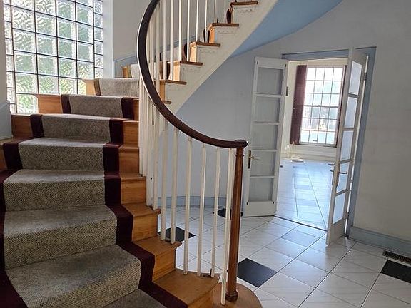 4th image of 845 Park Ave
