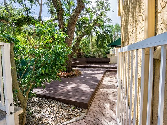 Private Courtyard with Seating