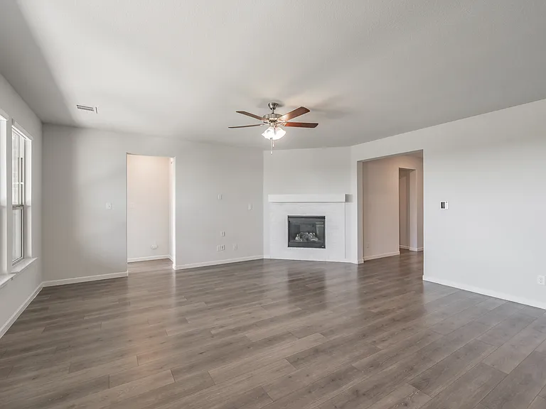1221 Coralberry Dr — Photo 8