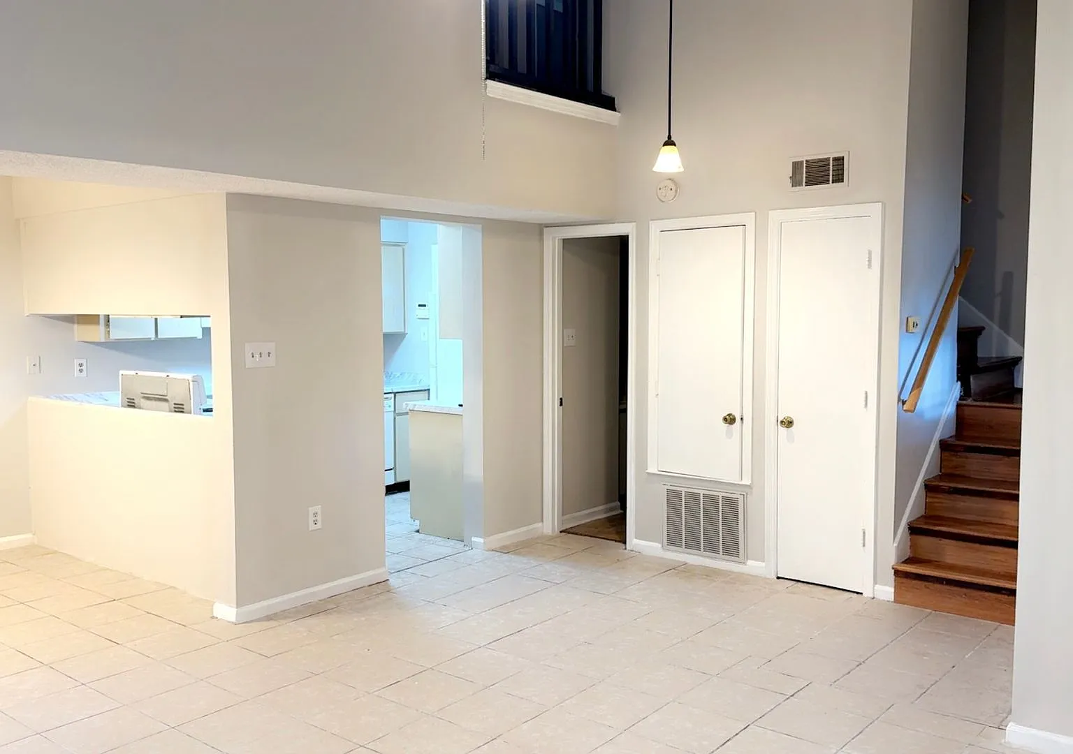 Southside home for rent — Photo 1