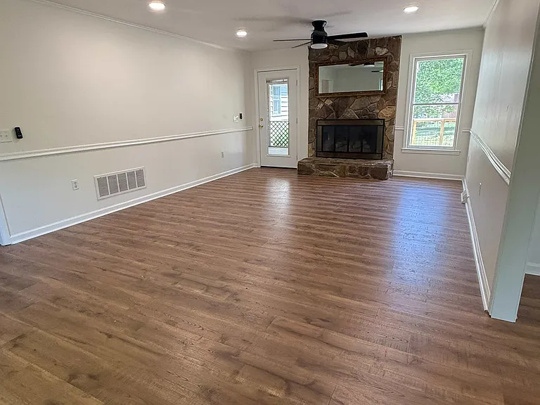 610 Clarendon Dr — Photo 7
