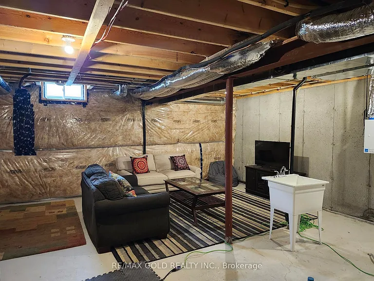 134 Sycamore St — Photo 12