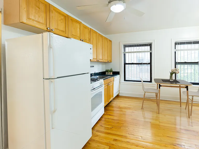 2051 N. Sedgwick — Photo 15