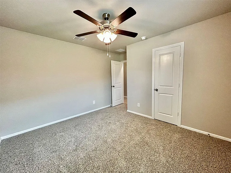 16432 Severn Ln — Photo 24
