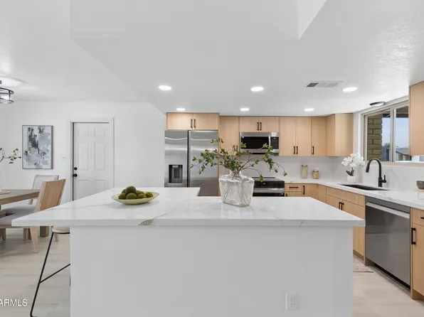 1727 E DIAMOND Avenue, Mesa, AZ 85204