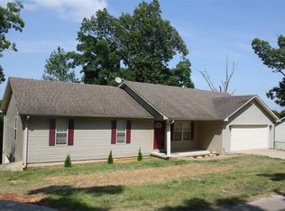 301 Red Robin Ln, Poplar Bluff, MO 63901