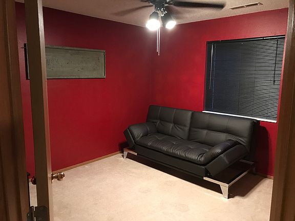 2nd image of 615 Kimberlite St