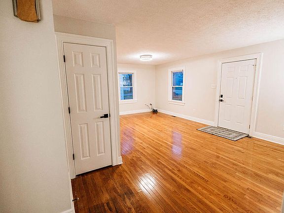 4th image of 839 E Loudon Ave