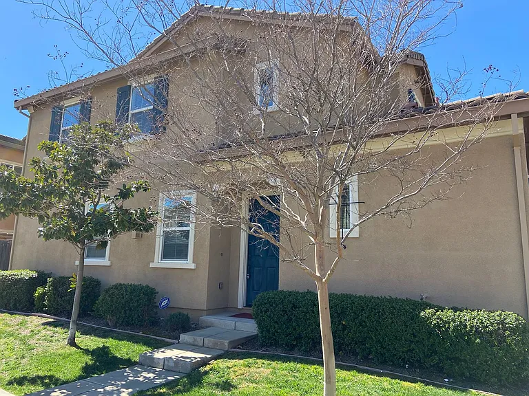 907 Blossom Rock Ln — Photo 1