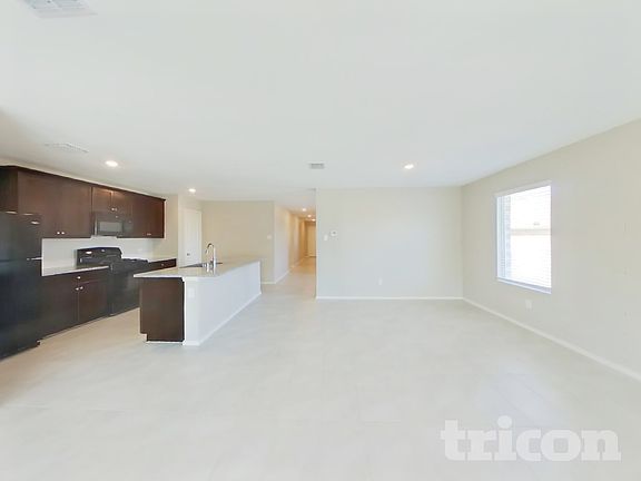 4th image of 1740 Claireborne Ct