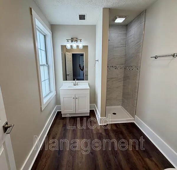 1808 Culbertson Ave — Photo 8